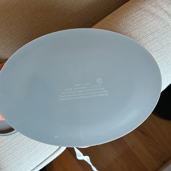 EZ PZ mini mat with lid in gray - Picture 6 of 10